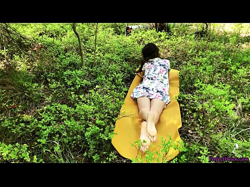 ❤️ Stranger on Tinder Masturbates My Pussy and Fucks Passionately in the woods (En främling på Tinder onanerar min fitta och knullar passionerat i skogen) ❤️❌ Porno at us ﹏
