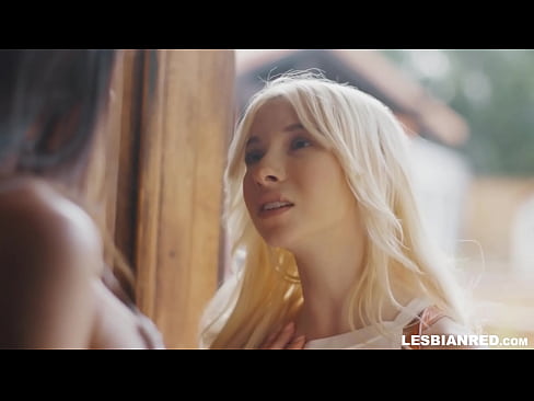 ❤️ Tjejen kommer hem några månader senare och slutar med att äta sin styvmors fitta. ❤️❌ Porno at us ﹏