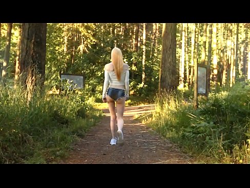 ❤️ Vacker kvinna rör sig långsamt, inte nakenvideo ❤️❌ Porno at us ﹏