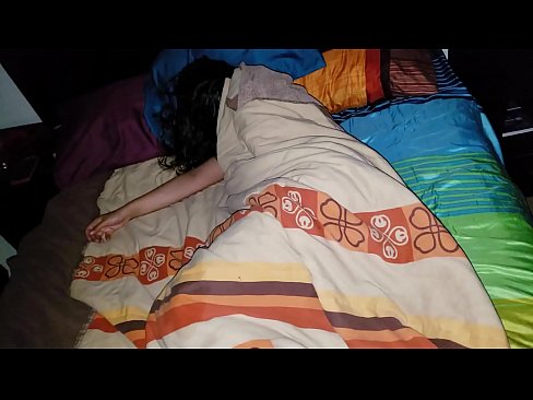 ❤️ Styvbarn som skäller ut sin unga styvmor medan hon sover. ❤️❌ Porno at us ﹏